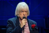 Concert « Stars 80 vs Stars 90 » à Lille : et à 23h45 sur M 6, Renaud est apparu comme une énorme surprise