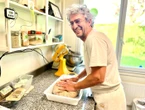 Les clients d’une micro-boulangerie normande offrent des pains aux SDF sur le principe du café suspendu