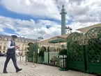 Place Vendôme, la terrasse estivale du Ritz divise : comment dynamiser sans dénaturer ce site classé ?