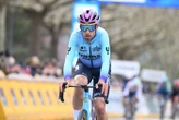 Cyclisme : le coureur italien Giovanni Carboni suspendu par l’UCI et par son équipe pour une suspicion de dopage