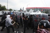 Mexique-Afrique du Sud : heurts entre manifestants et policiers devant le stade Azteca en marge du match d’ouverture du Mondial 2026