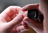 « Je me suis mise à genoux et j’ai pleuré, puis j’ai éclaté de rire » : une New-Yorkaise trouve un diamant dans un parc de l’Arkansas