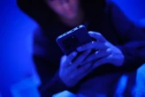 « Des plates-formes addictives » : le Royaume-Uni annonce un couvre-feu pour les adolescents sur les réseaux sociaux