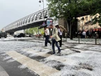 Grêlons, couche de blanc… Les images spectaculaires de l’orage qui a balayé Paris et l’Île-de-France
