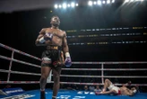 Boxe : les images du K.0. expéditif et dévastateur de Mbilli face à Sulecki dès le premier round