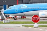 « Une expérience humiliante » : une athlète paralympique dépose plainte contre KLM après s’être vu refuser un fauteuil