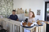 Aux confins de l’Eure et du Calvados, un jeune couple redonne vie au seul commerce du village