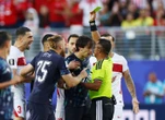 « Des voleurs » qui « tuent le football » : un commentateur viré de la Coupe du monde après avoir insulté un arbitre et Gianni Infantino