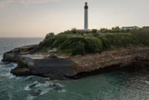 Falaise effondrée à Biarritz : après les pompiers, la mairie arrête les recherches, le disparu introuvable