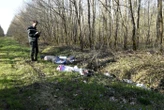 « La gangrène, ce sont les pneus » : envahis de déchets, le Loiret repart en campagne contre les dépôts sauvages