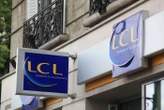 « Elle faisait signe aux passants de s’arrêter » : à Nice, une octogénaire sans portable reste coincée dans le sas d’une agence bancaire à 22 heures