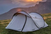 « J’en avais marre de galérer avec les toiles difficiles à plier » : avec la tente pop-up, le camping passe la seconde