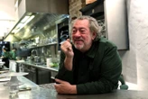 « La nourriture a le pouvoir de nous réunir » : le chef Bruno Verjus célèbre la cuisine dans « La Recette »