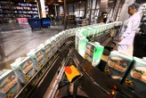 Cette laiterie du Loiret offre ses surplus de lait aux étudiants en difficulté