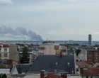 Un important incendie en cours au sud de Paris, la fumée visible à plusieurs kilomètres à la ronde
