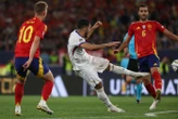 Espagne-France : la vidéo du sublime but de Rayan Cherki pour sa première sélection