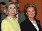 Mort de Bernadette Chirac : Hillary Clinton dit avoir « été inspirée » par l’engagement de la première dame française