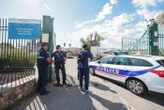 Attaque dans un lycée d’Antibes : la petite amie de l’auteur présumé et un autre complice placés en garde à vue