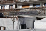 Incendie de Crans-Montana : un employé du service des constructions de la station mis en cause, le 14e prévenu dans l’enquête