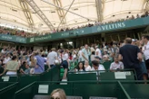 Tennis : « Ça ne s’est jamais produit en 32 ans », une femme blessée par un panneau publicitaire au tournoi de Halle