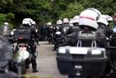Deux policiers de la Brav-M condamnés à de la prison avec sursis pour avoir roulé à moto sur un manifestant et l’avoir frappé