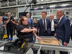 En Eure-et-Loir, Emmanuel Macron en super-VRP du « Fabriqué en France »