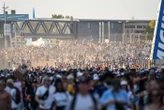 « Un grand spectacle » : au GP Explorer 3, 80 000 spectateurs en délire pour encourager Squeezie et ses invités