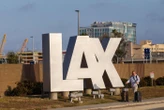 « Je suis perdu » : avant le Mondial, l’aéroport de Los Angeles reste une galère et un « enfer » pour ses usagés