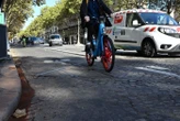 Paris : une cycliste meurt percutée par un poids lourd, le conducteur en garde à vue