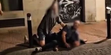 « Tu vas asphyxier le gars » : un policier espagnol arrêté pour la mort d’un voleur présumé alors qu’il n’était pas en service