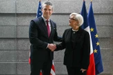 Commémorations du débarquement en Normandie : le secrétaire américain à la Défense Pete Hegseth appelle les Européens au réarmement