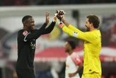 « Quelqu’un que tu veux avoir dans le vestiaire » : Willian Pacho impressionne son ancien coéquipier Kevin Trapp