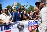 Paris : une manifestation contre le racisme à l’appel de LFI rassemble plusieurs milliers de personnes
