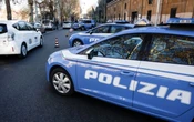 En tentant de se suicider, il se jette dans le vide et tue accidentellement sa voisine en s’écrasant sur elle