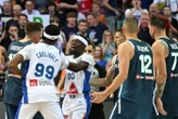 France-Slovénie (103-95) : pourquoi le match s’est terminé dans la confusion après un panier contesté de Francisco