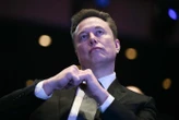 Elon Musk fait la promotion d’un film « anti-migrants » et le propose en téléchargement gratuit sur X