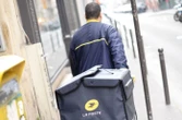 « La double peine » : à Vénissieux, La Poste suspend la distribution du courrier dans certaines rues après des fusillades