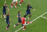 PSG-Arsenal : pourquoi l’arbitre n’a pas sifflé pénalty sur la main évidente de Saka