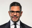 « J’ai avalé quelque chose » : le milliardaire Sunjay Kapur, ami du prince William, décède après avoir ingéré une abeille en plein match
