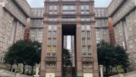 Rendu célèbre par Hunger Games, le Palacio d’Abraxas à Noisy-le-Grand, en plein travaux de rénovation