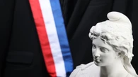 La loi sur le non-cumul des mandats dans le viseur des parlementaires qui rêvent de conserver leur mairie