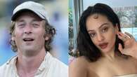 Rosalía y Jeremy Allen White pillados de cena (y fumando de nuevo) en Los Angeles