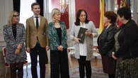 Vox impone al PP ahogar a la AVL con un recorte sin precedentes y debilitar al valenciano
