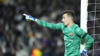 El Barça impulsa su operación salida con la cesión de Iñaki Peña al Elche y la incógnita de Fermín