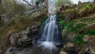 La pequeña cascada del pantano de Santa Fe
