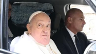 El papa Francisco visita a los presos de la cárcel romana Regina Coeli
