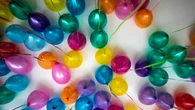 Un niño de 6 años muere tras inhalar helio durante su cumpleaños: expertos explican lo que ha pasado