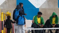 Migraciones comienza los traslados de menores con la ola xenófoba de fondo