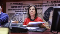 Robles se defiende: 5.600 efectivos de la UME y 2.000 medios movilizados en 15 días