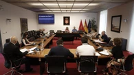 El Parlamento de Navarra llama a comparecer a Cerdán, Koldo García y al dueño de Servinabar